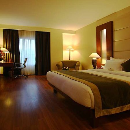Continent Nakodar Hotel & Resorts Стая снимка