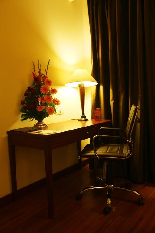 Continent Nakodar Hotel & Resorts Стая снимка