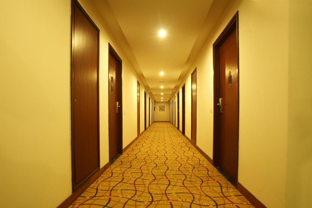 Continent Nakodar Hotel & Resorts Екстериор снимка
