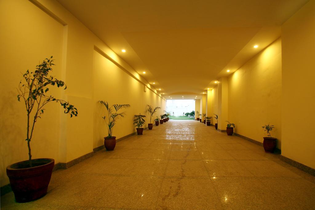 Continent Nakodar Hotel & Resorts Екстериор снимка
