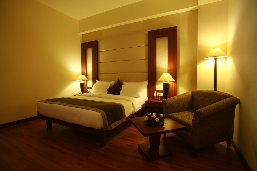 Continent Nakodar Hotel & Resorts Стая снимка