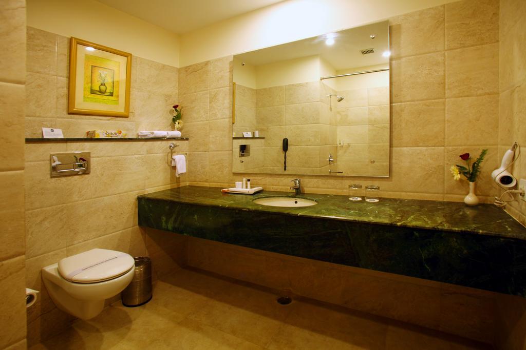 Continent Nakodar Hotel & Resorts Стая снимка