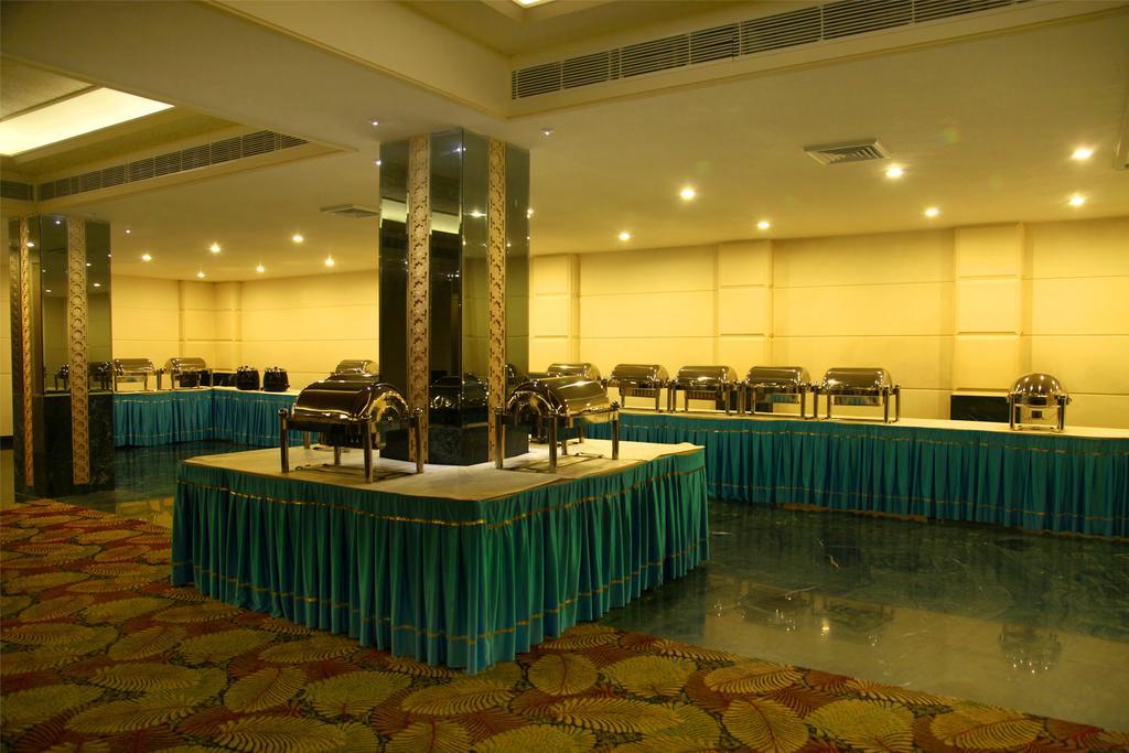 Continent Nakodar Hotel & Resorts Екстериор снимка