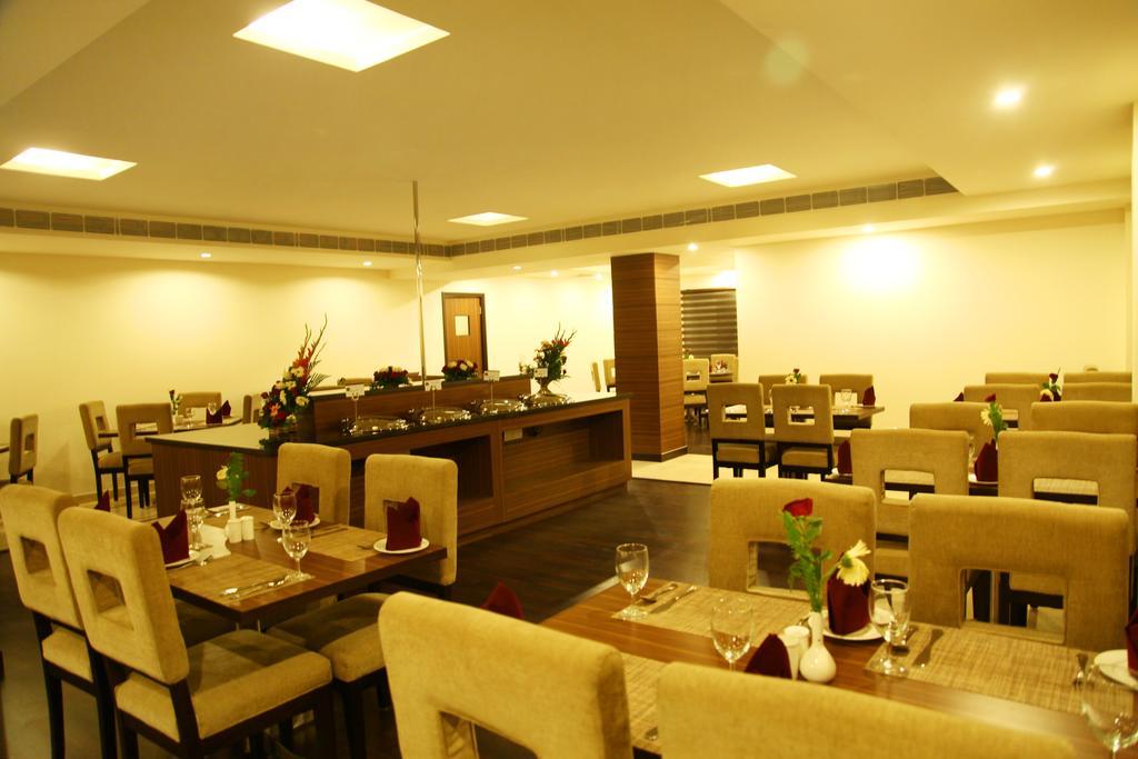 Continent Nakodar Hotel & Resorts Екстериор снимка