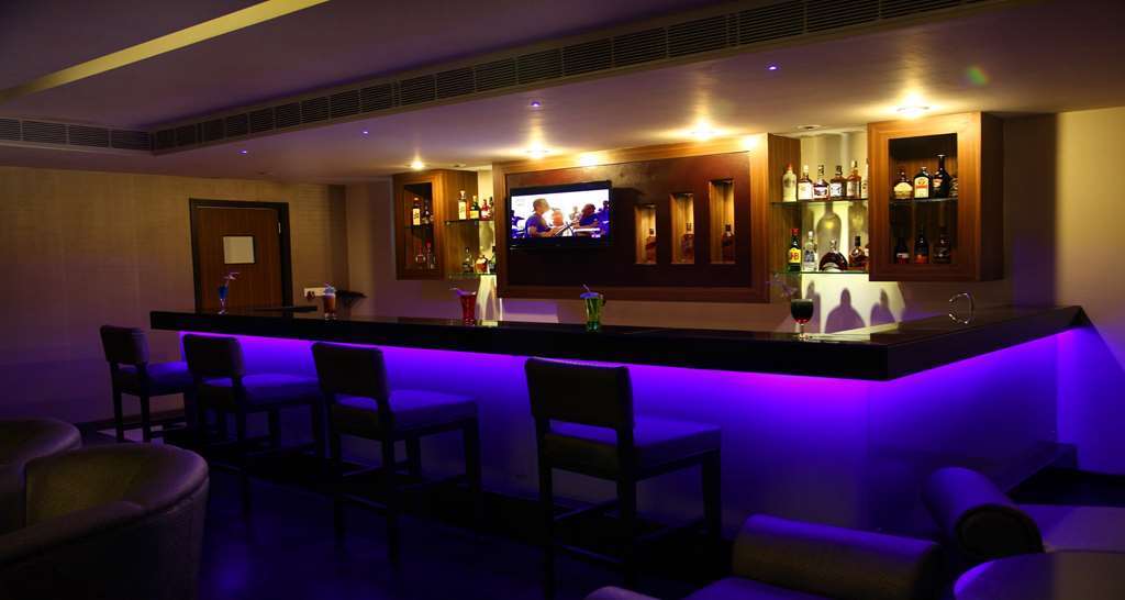 Continent Nakodar Hotel & Resorts Ресторант снимка