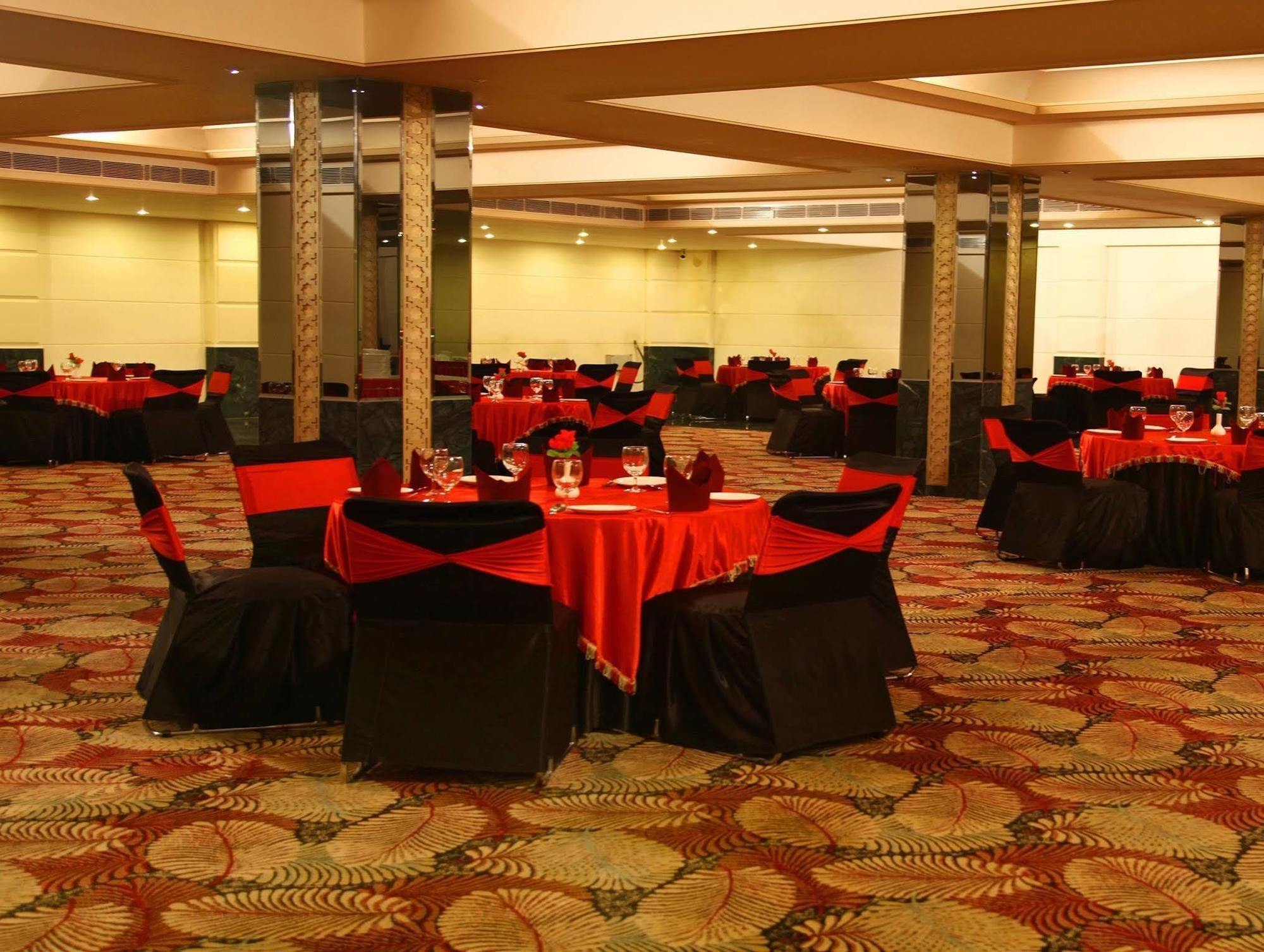 Continent Nakodar Hotel & Resorts Екстериор снимка