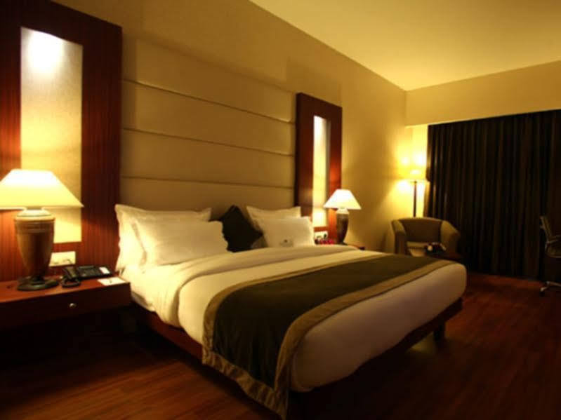 Continent Nakodar Hotel & Resorts Екстериор снимка